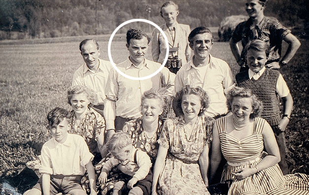 1945