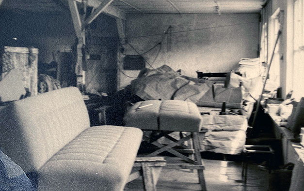 1945