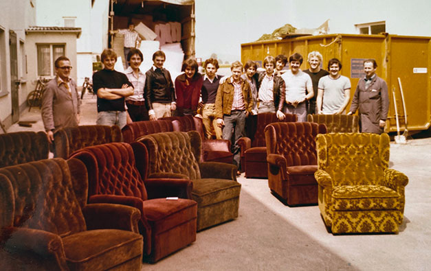 1975